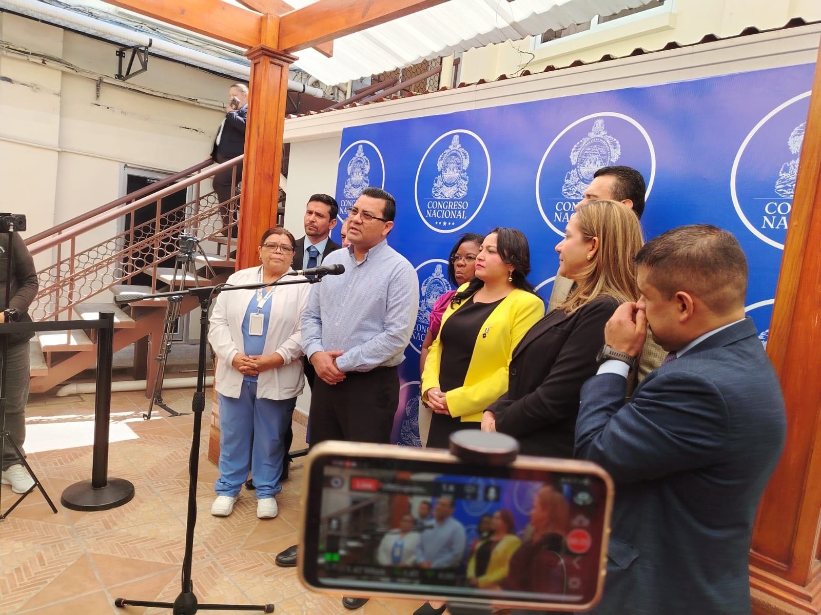 Médicos diputados del CN, autoridades y gremios impulsan iniciativa de fortalecimiento sanitario